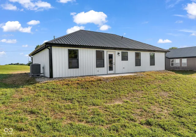 31st image of 404 E College St, Bainbridge, IN 46105 | MLS# 22119111