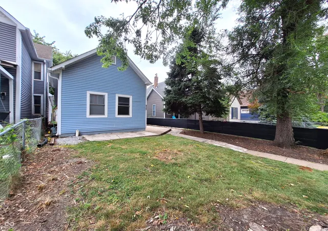 2nd image of 922 Greer St, Indianapolis, IN 46203 | MLS# 22119114