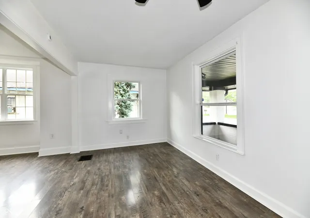 4th image of 41 S Sherman Dr, Indianapolis, IN 46201 | MLS# 22119115