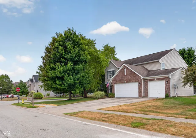 2nd image of 5507 Gainesway Dr, Greenwood, IN 46142 | MLS# 22119120