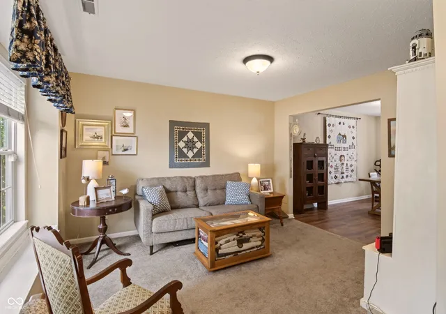 3rd image of 5507 Gainesway Dr, Greenwood, IN 46142 | MLS# 22119120