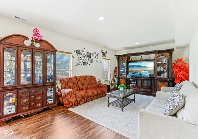 Photo 3 of Single family home for sale at 627 Appleseed Dr, Indianapolis, IN 46217 | MLS# 22119139 | Listing updated on 2026-08-12