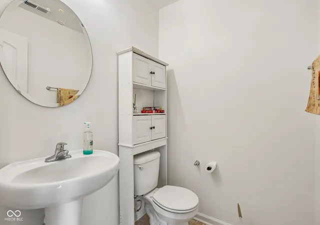 Photo 4 of Single family home for sale at 627 Appleseed Dr, Indianapolis, IN 46217 | MLS# 22119139 | Listing updated on 2026-08-12