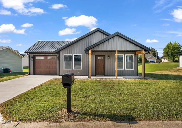 5th image of 406 E College St, Bainbridge, IN 46105 | MLS# 22119157