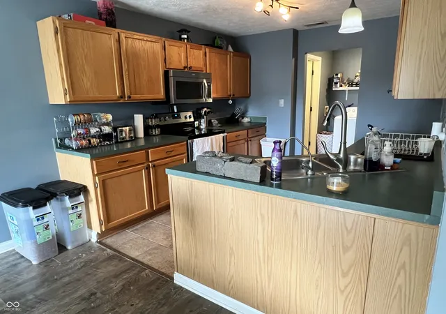 5th image of 9911 Worthington Blvd, Fishers, IN 46038 | MLS# 22119170