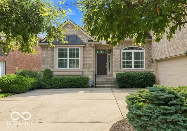 2nd image of 15471 Mission Hills Dr, Carmel, IN 46033 | MLS# 22119171