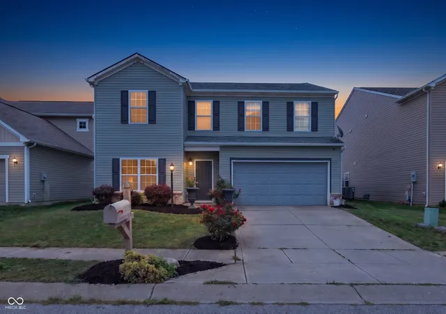 2nd image of 15108 Royal Grove Dr, Noblesville, IN 46060 | MLS# 22119175