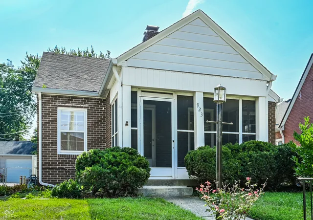 1st image of 923 N Ritter Ave, Indianapolis, IN 46219 | MLS# 22119176