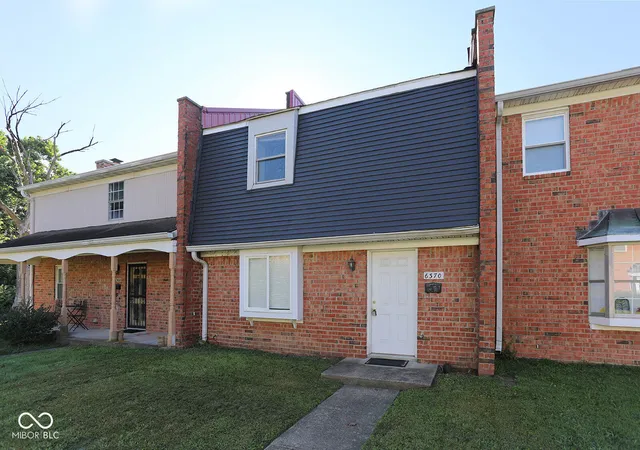 1st image of 6370 Commons Dr, Indianapolis, IN 46254 | MLS# 22119177