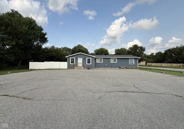 2nd image of 207 S Girls School Rd, Indianapolis, IN 46231 | MLS# 22119179