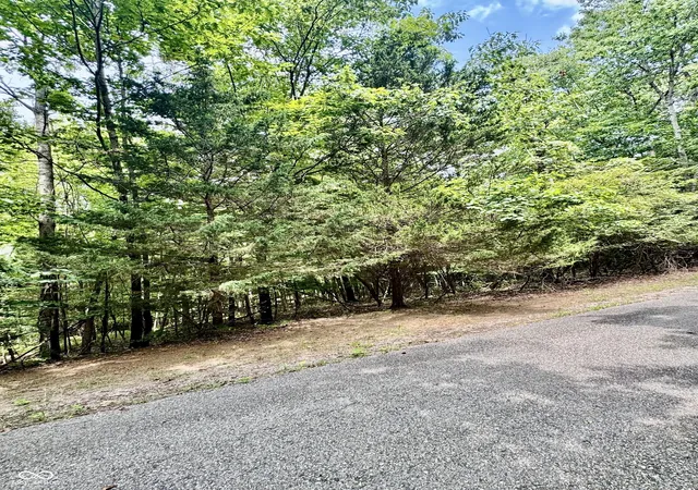 1st image of 0 E Parkwood Dr, Martinsville, IN 46151 | MLS# 22119188