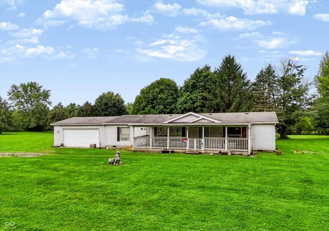 2nd image of 19947 Victory Chapel Rd, Noblesville, IN 46060 | MLS# 22119195