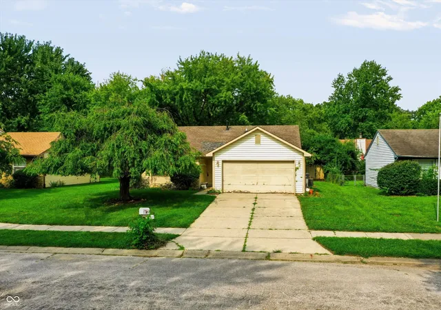 1st image of 4272 Eagle Lake Dr, Indianapolis, IN 46254 | MLS# 22119207