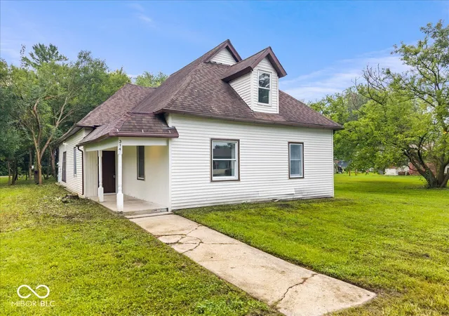 1st image of 314 Craven St, Sweetser, IN 46987 | MLS# 22119220