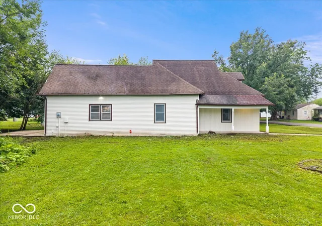 Photo 3 of Single family home for sale at 314 Craven St, Sweetser, IN 46987 | MLS# 22119220 | Listing updated on 2026-08-29