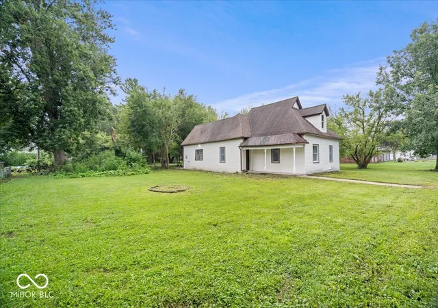 Photo 3 of Single family home for sale at 314 Craven St, Sweetser, IN 46987 | MLS# 22119220 | Listing updated on 2026-08-29