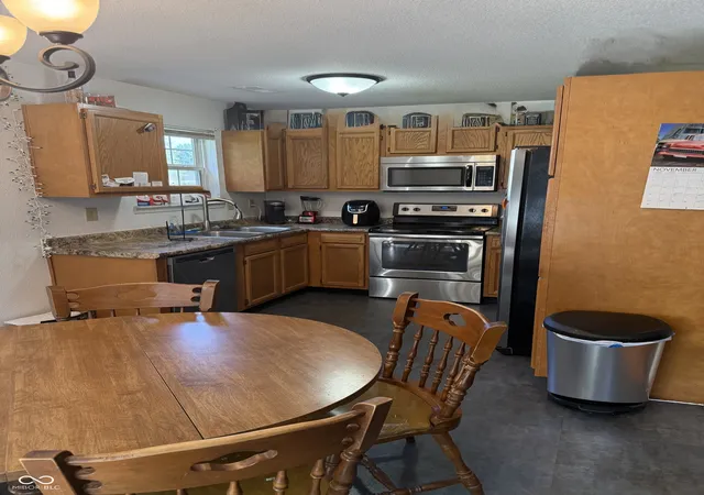 Photo 4 of Single family home for sale at 2516 Palomino Ct, Anderson, IN 46012 | MLS# 22119221 | Listing updated on 2026-10-06
