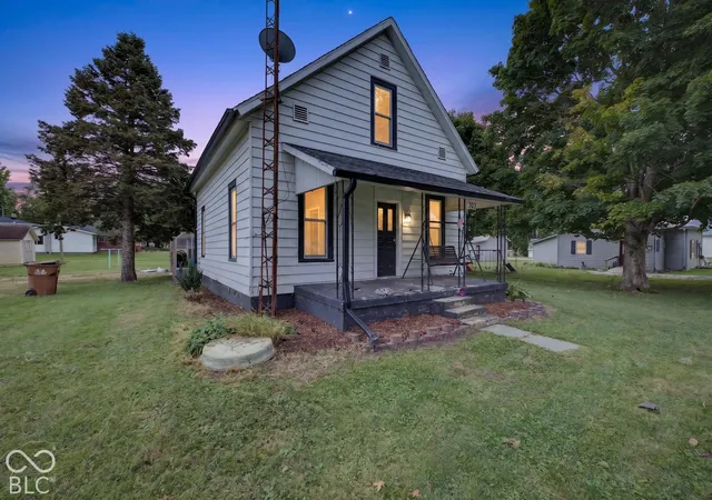 Photo 1 of Single family home for sale at 303 Brant St, Waynetown, IN 47990 | MLS# 22119234 | Listing updated on 2026-09-25