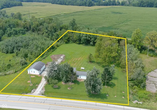 Photo 2 of Manufactured home for sale at 1860 E Us Hwy 50, North Vernon, IN 47265 | MLS# 22119237 | Listing updated on 2026-09-13