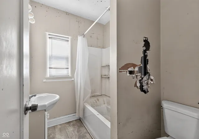 8th image of 4818 English Ave, Indianapolis, IN 46201 | MLS# 22119241