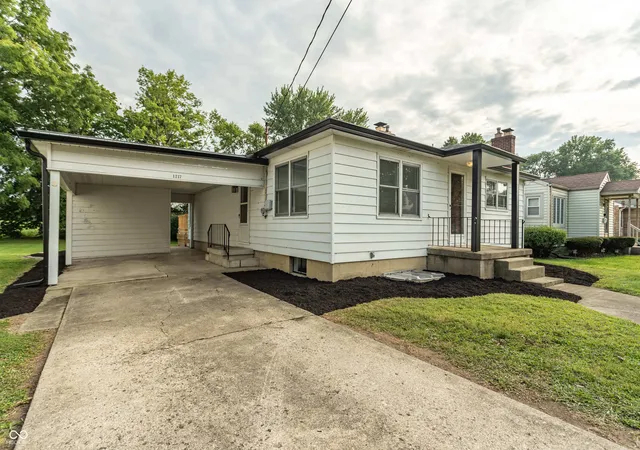 Photo 3 of Sale Pending at 1217 Lindberg Rd, Anderson, IN 46012 | MLS# 22119255 | Listing updated on 2026-09-03