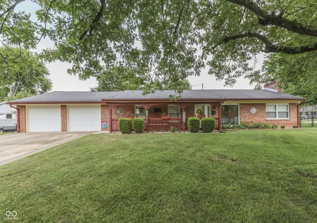 1st image of 801 Willark Dr, Whiteland, IN 46184 | MLS# 22119263
