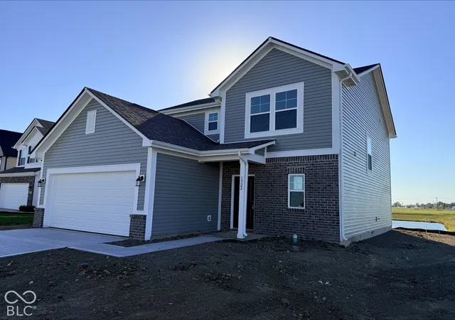 Photo 2 of Single family home for sale at 1922 N Clearwater Dr, Greenfield, IN 46140 | MLS# 22119275 | Listing updated on 2026-10-27