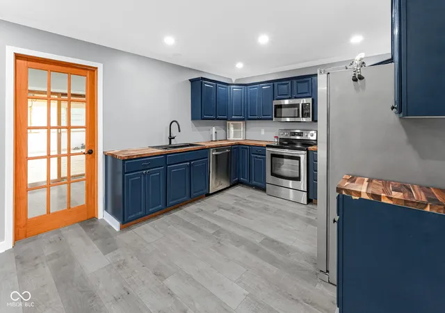 Photo 3 of Single family home for sale at 823 W 200 North, Greenfield, IN 46140 | MLS# 22119308 | Listing updated on 2026-09-05