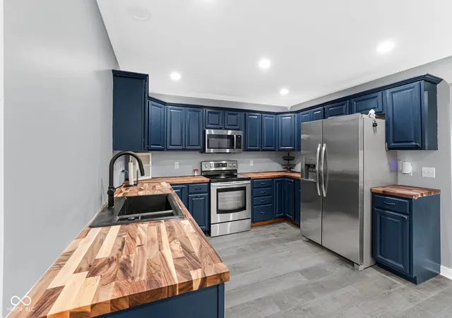 Photo 3 of Single family home for sale at 823 W 200 North, Greenfield, IN 46140 | MLS# 22119308 | Listing updated on 2026-09-05