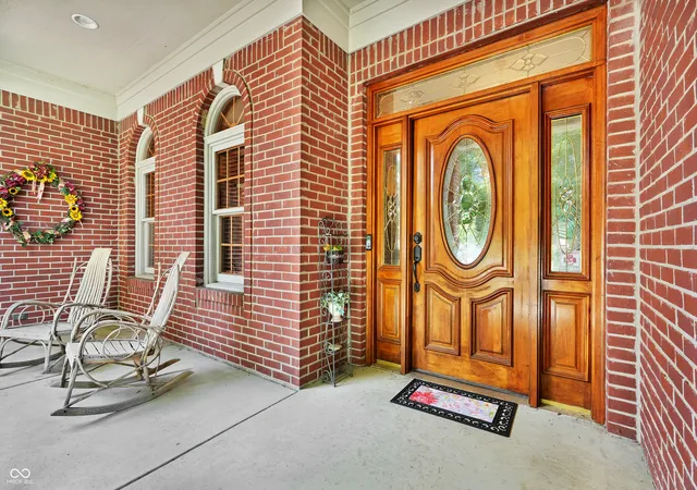 Photo 3 of Sale Pending at 1347 N Manchester Dr, Greenfield, IN 46140 | MLS# 22119318 | Listing updated on 2026-08-17
