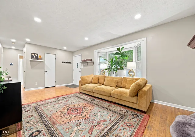 3rd image of 6305 Douglas Rd, Indianapolis, IN 46220 | MLS# 22119326