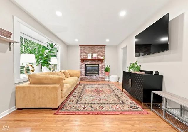 5th image of 6305 Douglas Rd, Indianapolis, IN 46220 | MLS# 22119326