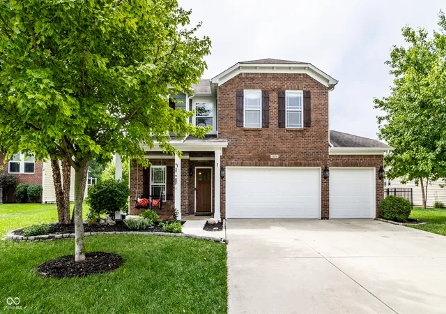 2nd image of 7675 Winding Lake Dr S, Noblesville, IN 46062 | MLS# 22119334