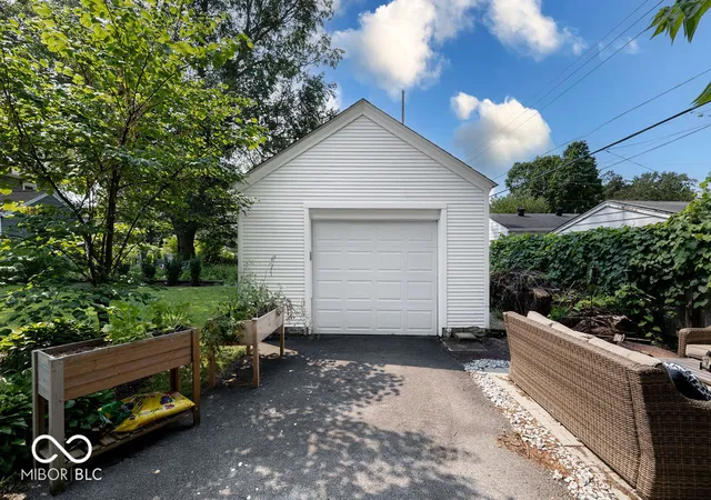 38th image of 6110 Kingsley Dr, Indianapolis, IN 46220 | MLS# 22119348