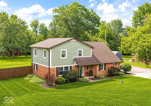Photo 1 of Sale Pending at 2225 Elizaville Rd, Lebanon, IN 46052 | MLS# 22119366 | Listing updated on 2026-08-29