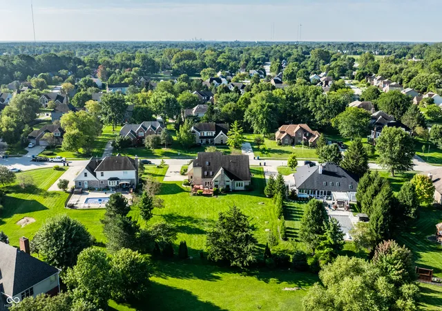 Photo 3 of Sale Pending at 2540 Sutton Ave, Carmel, IN 46032 | MLS# 22119368 | Listing updated on 2026-09-30