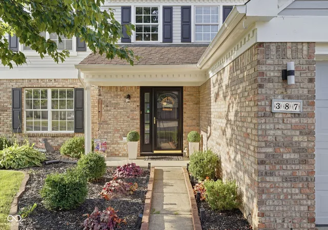 Photo 3 of Single family home for sale at 387 Sugar Bush Ln S, Brownsburg, IN 46112 | MLS# 22119372 | Listing updated on 2026-09-21