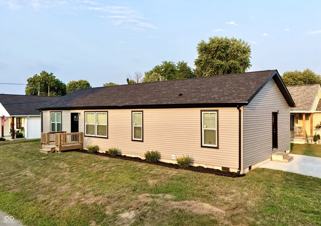 1st image of 819 W Tanner, Brownstown, IN 47220 | MLS# 22119381
