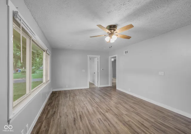 4th image of 1075 S Morgantown Rd, Greenwood, IN 46143 | MLS# 22119387