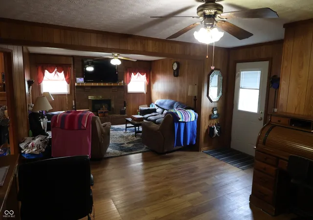 Photo 4 of Single family home for sale at 502 E 16th Street, Seymour, IN 47274 | MLS# 22119394 | Listing updated on 2026-08-25