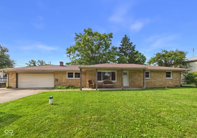 1st image of 609 Stoner Dr, Anderson, IN 46013 | MLS# 22119405