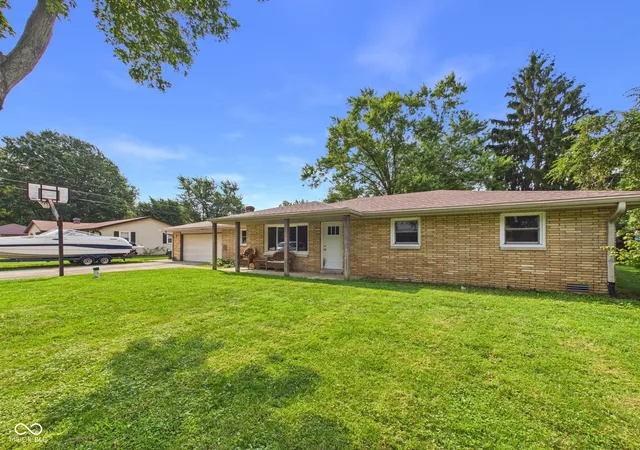 2nd image of 609 Stoner Dr, Anderson, IN 46013 | MLS# 22119405