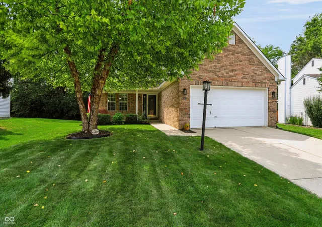 2nd image of 10407 Runview Cir, Fishers, IN 46038 | MLS# 22119410
