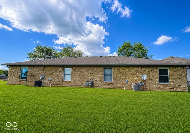 Photo 3 of Multi family home for sale at 1409 1411 Crabapple Ct, Martinsville, IN 46151 | MLS# 22119428 | Listing updated on 2026-08-25