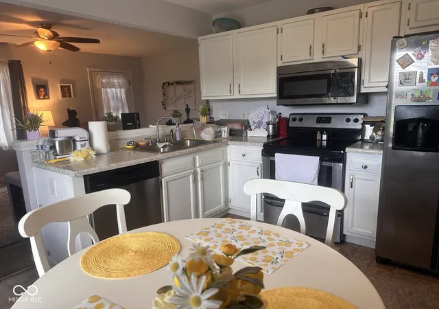 Photo 3 of House for sale at 1409 1411 Crabapple Ct, Martinsville, IN 46151 | MLS# 22119428 | Listing updated on 2026-10-06
