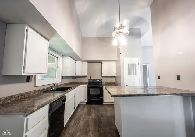 Photo 3 of Sale Pending at 1327 W Mcdonald St, Hartford City, IN 47348 | MLS# 22119433 | Listing updated on 2026-10-20