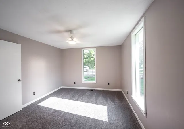 Photo 4 of Sale Pending at 1327 W Mcdonald St, Hartford City, IN 47348 | MLS# 22119433 | Listing updated on 2026-10-20