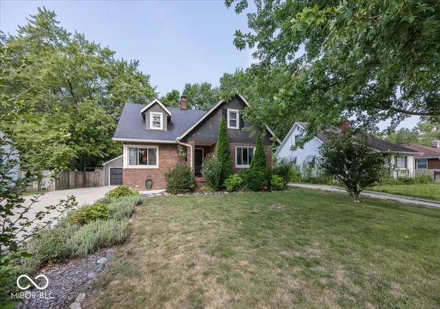 1st image of 524 Duffey St, Plainfield, IN 46168 | MLS# 22119437