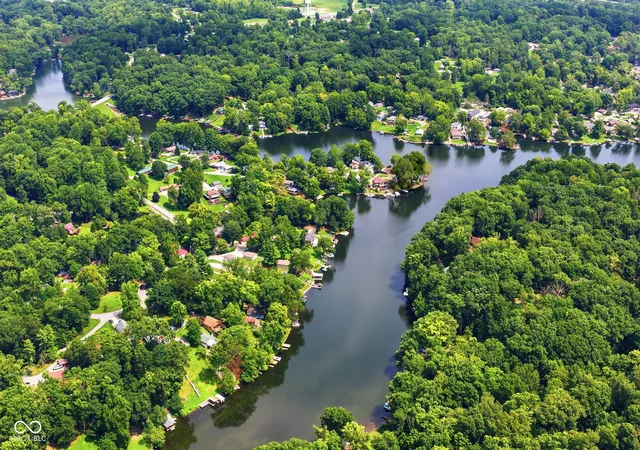 2nd image of 611 W Fleming Dr, Nineveh, IN 46164 | MLS# 22119447