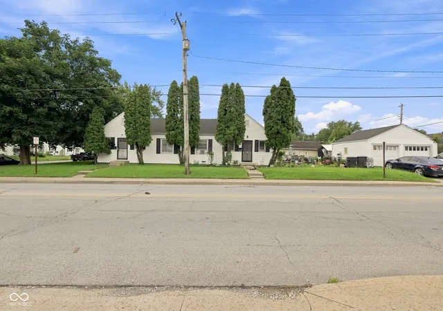 Photo 3 of Sale Pending at 505 W 29th Street, Anderson, IN 46016 | MLS# 22119457 | Listing updated on 2026-09-23